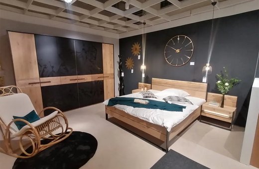 Schlafzimmer mit Zubehör und Kommode • Möbel Centrale • Schongau | Penzberg