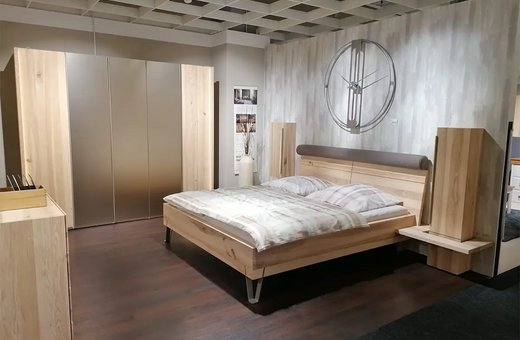 Schlafzimmer mit Zubehör und Kommode • Möbel Centrale • Schongau | Penzberg